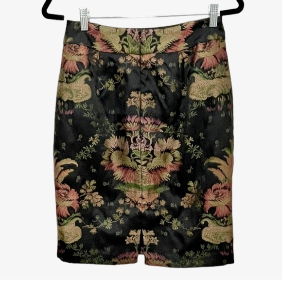 Cabi Tapestry Embroidered Design Pencil Skirt - Truly Gorgeous!! Size 6 - Picture 2 of 6